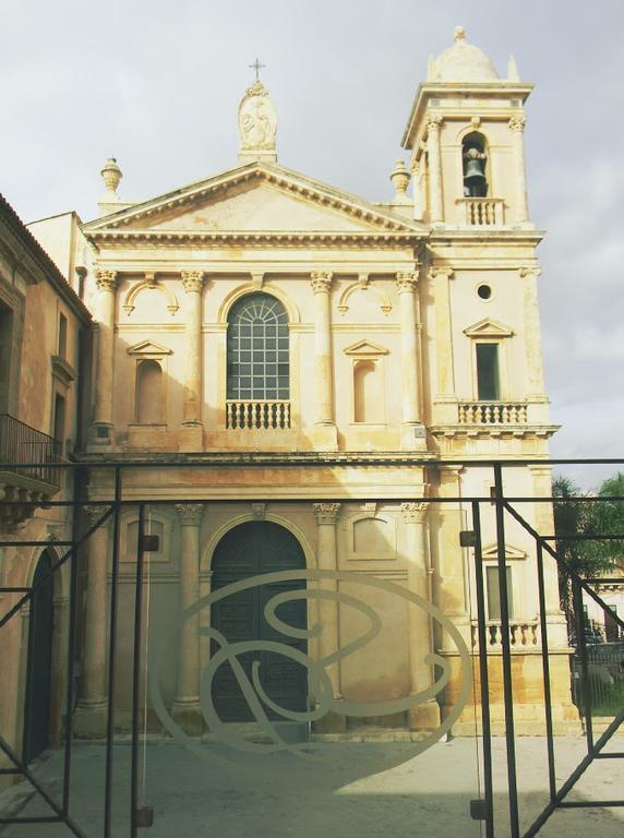 Guest House San Domenico Аугуста Екстериор снимка